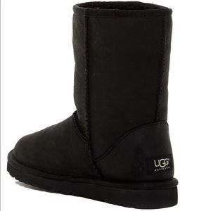 UGG Black Classics